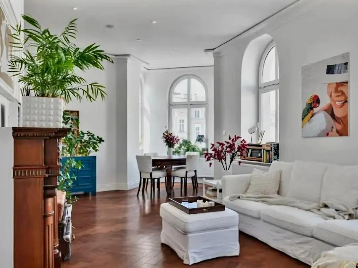 Luxury Apartment In Center Town! 포즈난